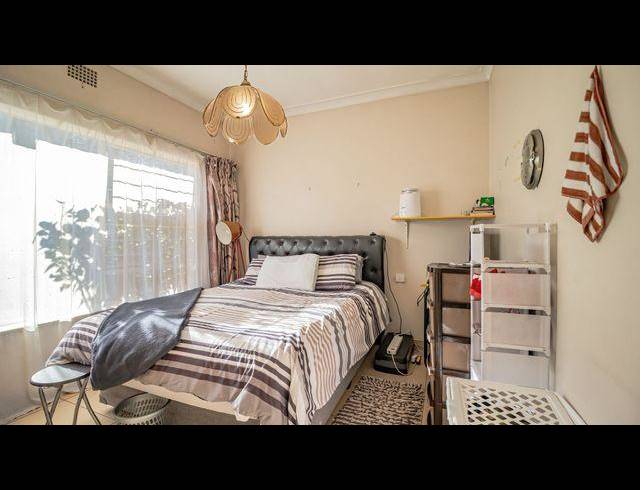 4 BEDROOM HOUSE FOR SALE IN MEADOWBROOK